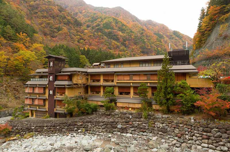 Как выглядят самые старые в мире гостиницы