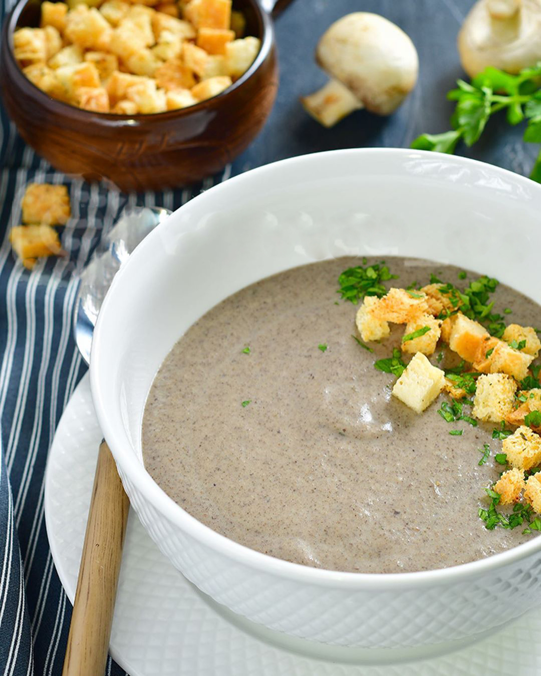 Сливочный суп-пюре с шампиньонами