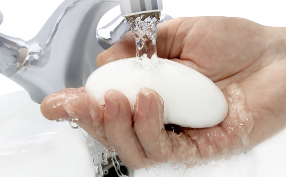 Мыть руки с мылом картинка