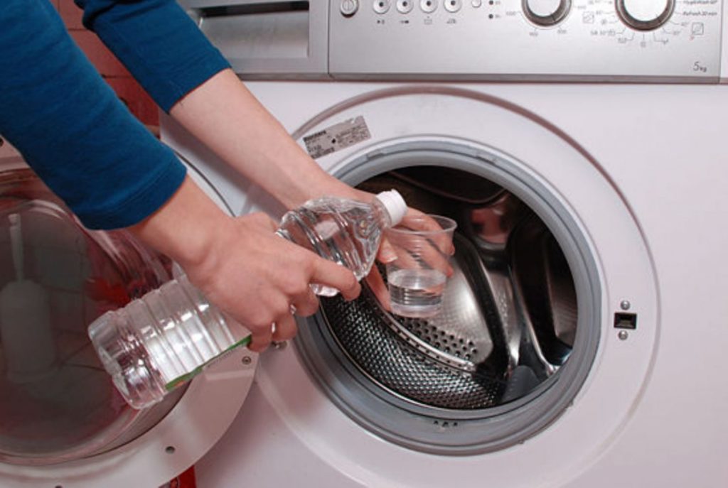 Как избавиться от запаха в стиральной машине? 5 эффективных способов