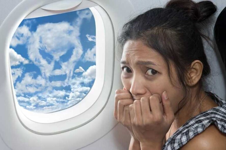 Стоит ли бояться воздушных ям во время авиаперелета