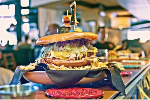 500 долларов посетителю за съеденный бургер: в чем подвох от ресторана