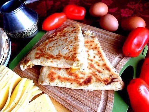 Армянская закуска из лаваша с сыром