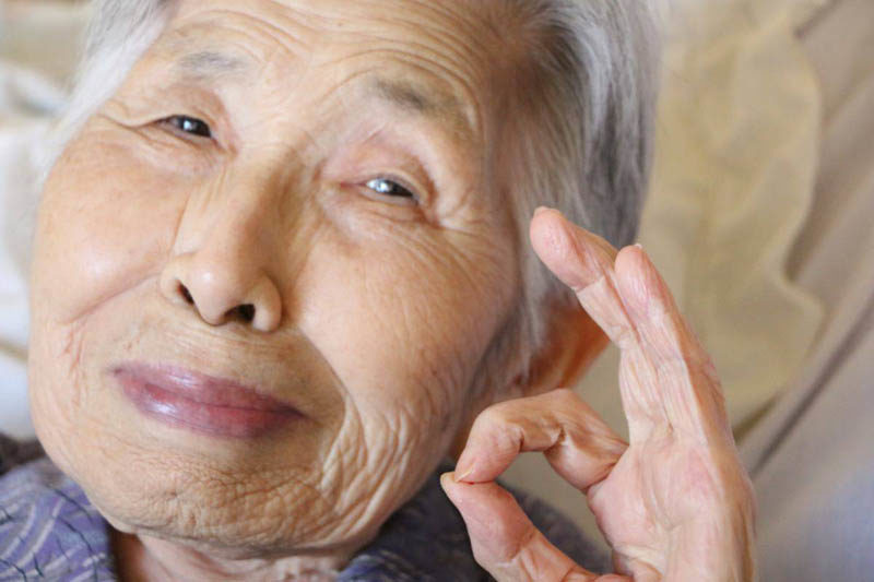 Почему японцы трудоголики, но при этом среди них много долгожителей