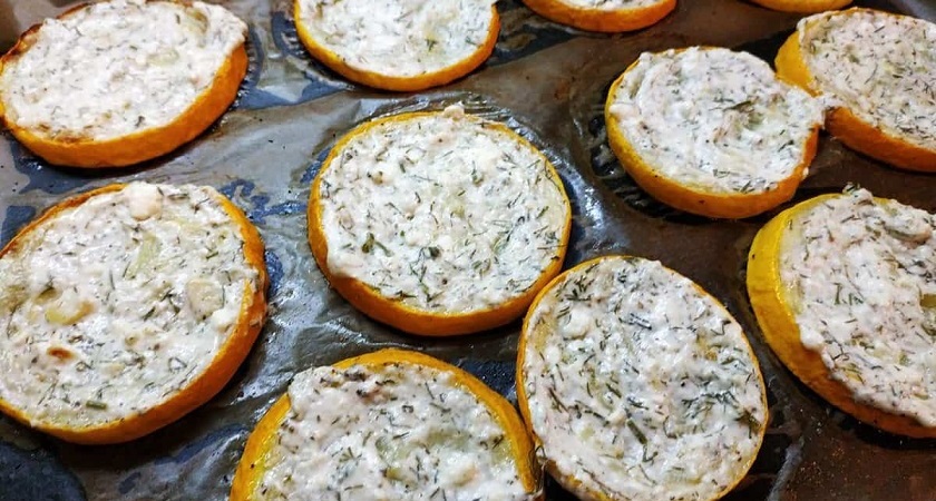 Вкусные кабачки в духовке с сыром фета: лучше запекать, чем жарить