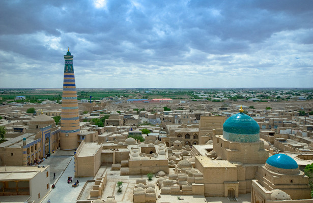 Узбекистан готов платить туристам
