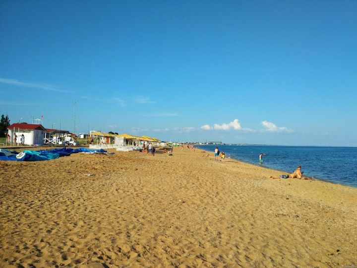 5 поселков на побережье Черного моря, радующих чистейшими пляжами