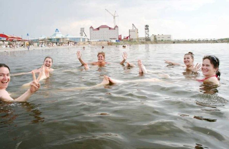 Почему Соль-Илецкое озеро обожают те, кто не умеет плавать