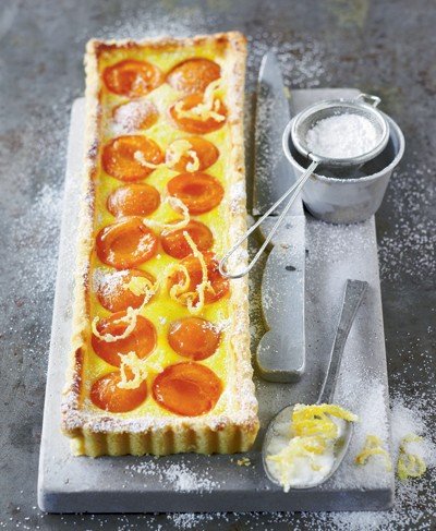 Пирог с абрикосами и лимонной глазурью