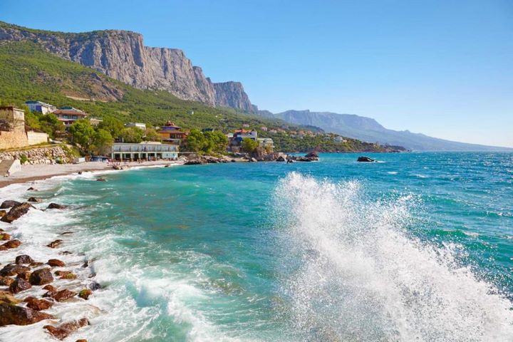 5 поселков на побережье Черного моря, радующих чистейшими пляжами