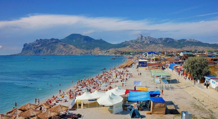 5 поселков на побережье Черного моря, радующих чистейшими пляжами