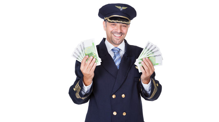 Сколько зарабатывают пилоты российских авиакомпаний
