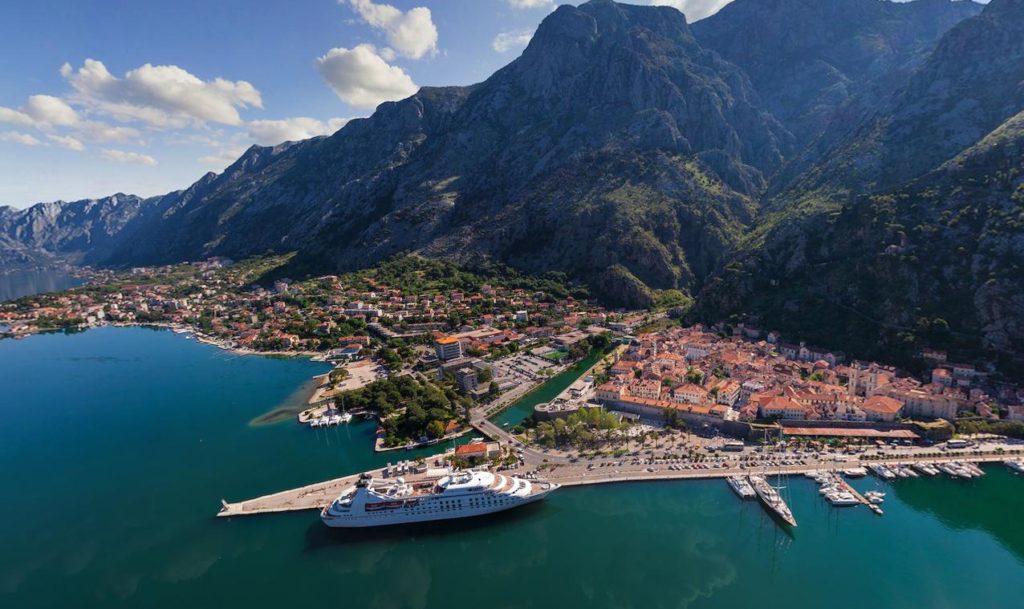 Стоит ли ехать в Черногорию на отдых?