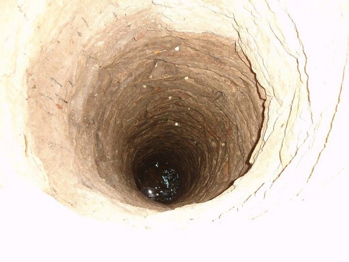 ДРЕВНИЕ КОЛОДЦЫ БЕЗ ВОДЫ.