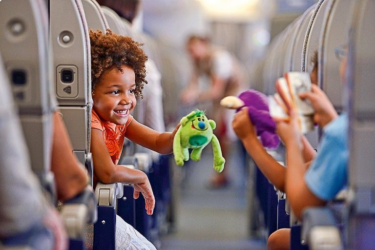 Как подготовить ребенка к полету на самолете
