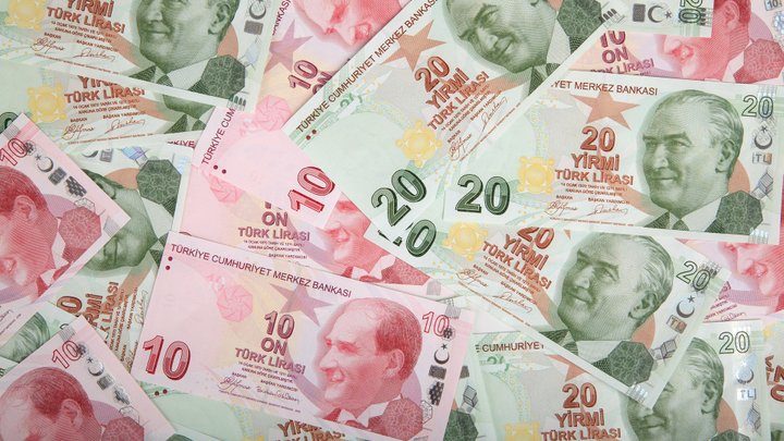 Турецкая лира рухнула до рекордно низкого уровня, отдых в Турции подешевел