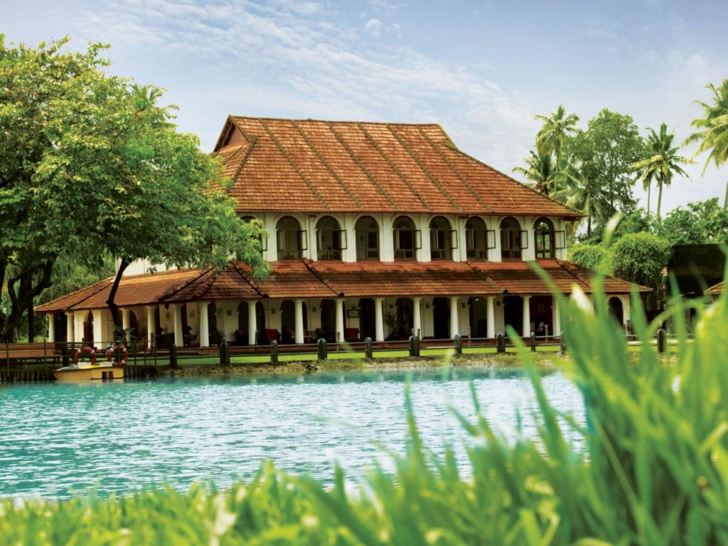 5-звездочный отель в Керале сделал в бассейне рыбную ферму