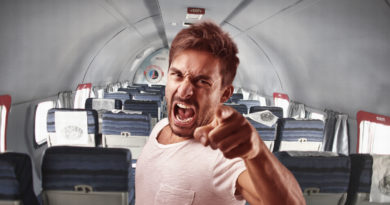 ТОП Самых раздражающих поступков пассажиров самолета