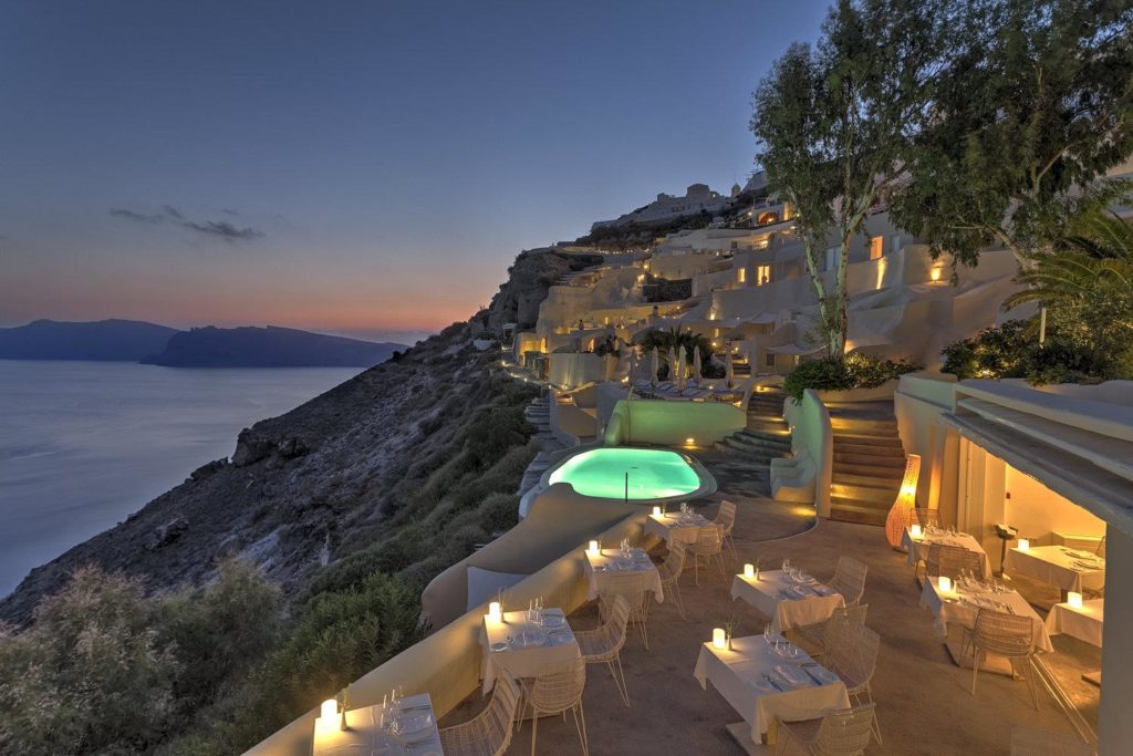 В Греции локдаун, но отели официально открыты