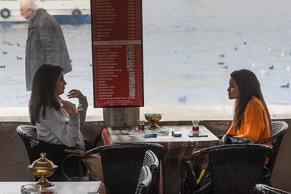 Российские туристы пожаловались на мошенничество в турецких ресторанах
