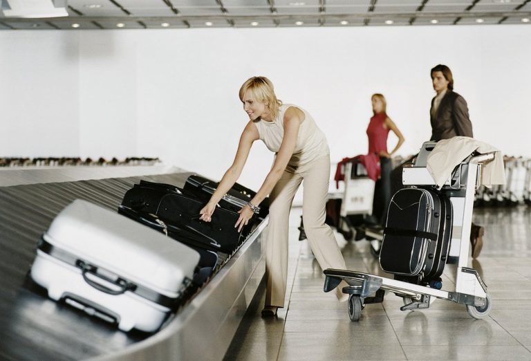 Что делать в случае испорченного по вине авиакомпании багажа