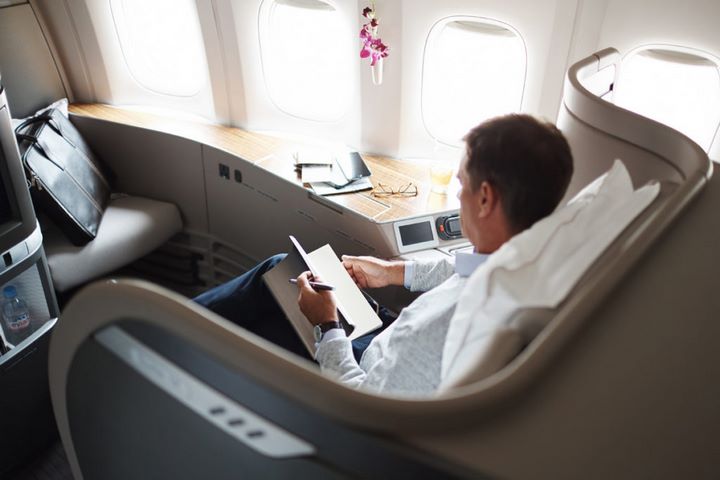 Авиакомпания Cathay Pacific застрахует пассажиров на 200 000 долларов