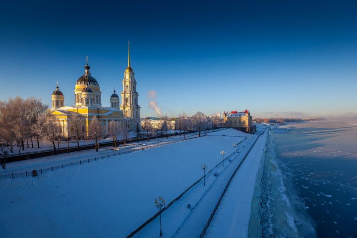 Сказочные места России, где можно провести зимние каникулы