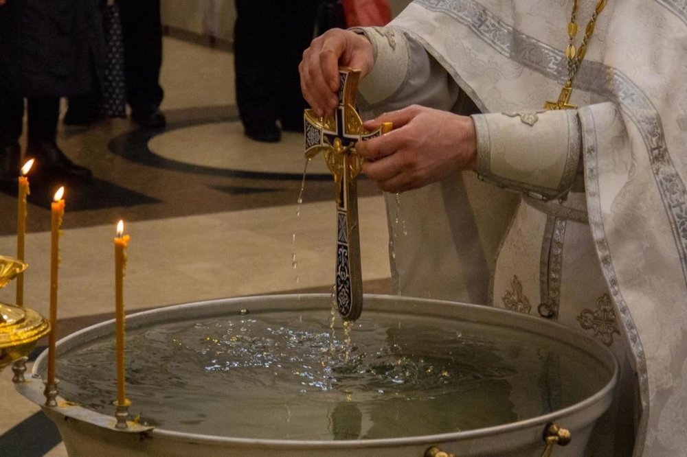 Что нужно сделать на Крещение, приметы и главные символы праздника
