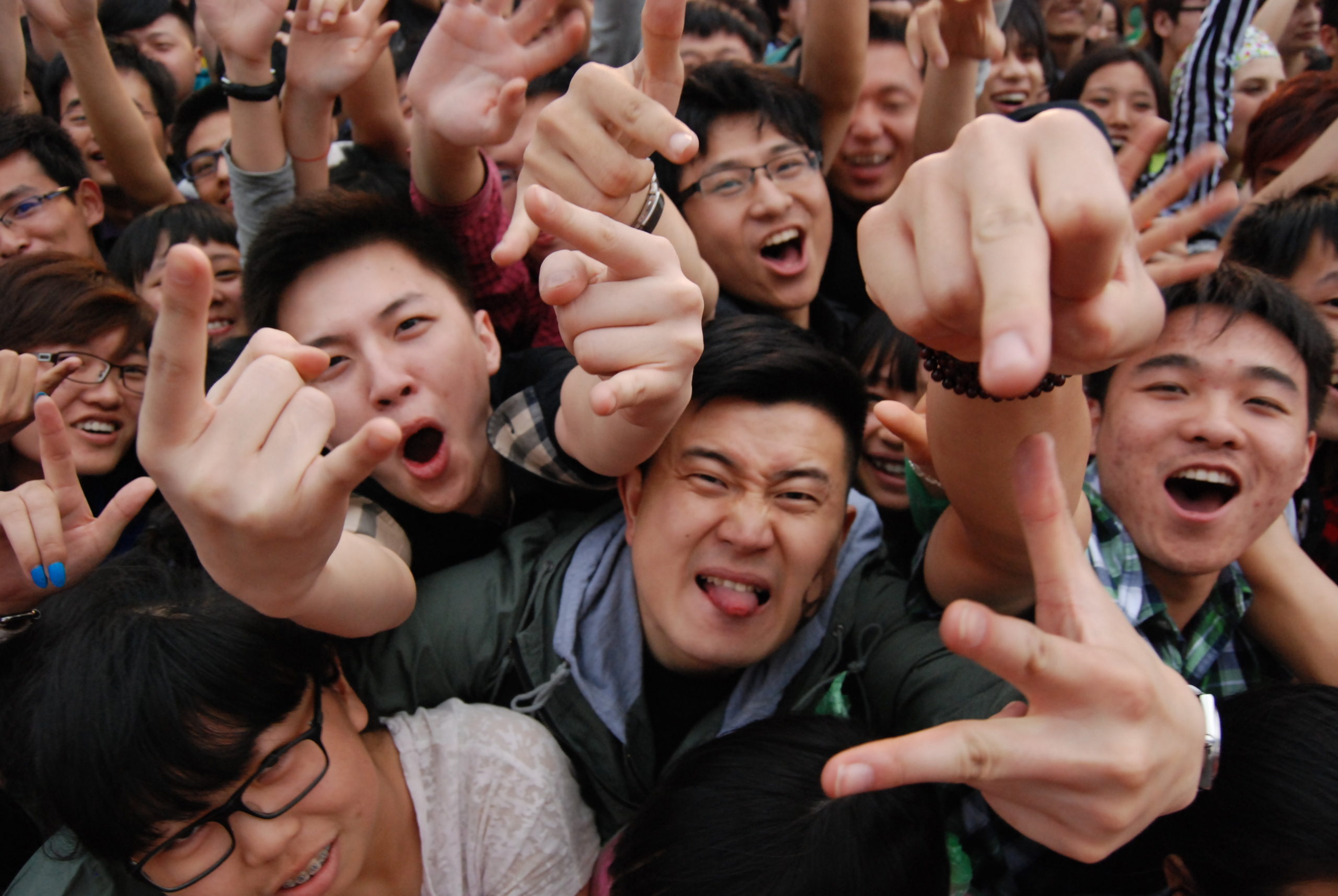 Китайцы в восторге: 5 наших исполнителей, от которых фанатеют в Поднебесной